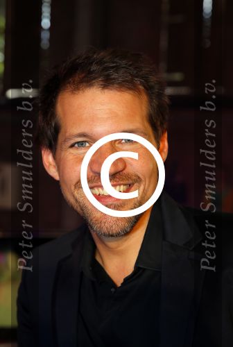 Amsterdam 8 mei 2015  
Albert Verlinde presenteert de cast van Grease met oaTim Douwsma , Vajen van den Bosch Rene v Kooten Tommie Christiaan en Mylene d\'Anjou.
De presentatie is bij de westergasfabriek.