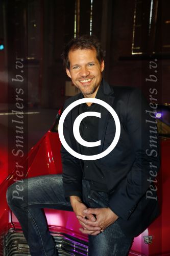 Amsterdam 8 mei 2015  
Albert Verlinde presenteert de cast van Grease met oaTim Douwsma , Vajen van den Bosch Rene v Kooten Tommie Christiaan en Mylene d\'Anjou.
De presentatie is bij de westergasfabriek.
