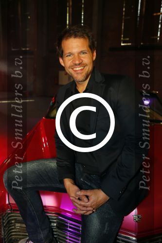 Amsterdam 8 mei 2015  
Albert Verlinde presenteert de cast van Grease met oaTim Douwsma , Vajen van den Bosch Rene v Kooten Tommie Christiaan en Mylene d\'Anjou.
De presentatie is bij de westergasfabriek.