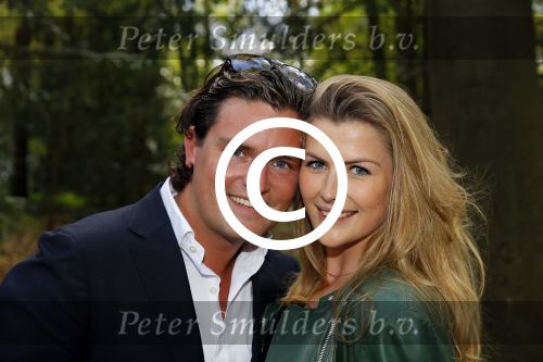 Hilversum 1 mei 2015
Boek presentatie van LUV. Marga Scheide en Jose Hoebee zijn aanwezig in de wisseloord studio\'s.
Peter Boonstra is de maker van het boek.
Renee Gunning met vriend