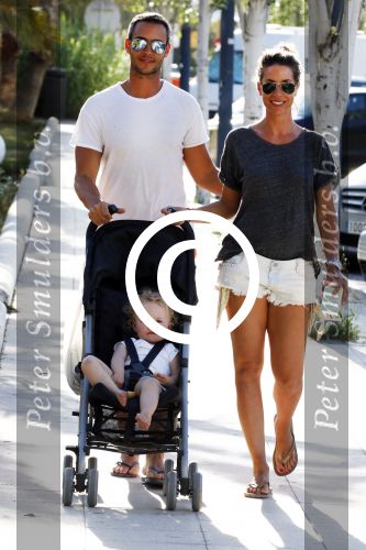 ibiza 15 mei 2015
Renee Vervoorn met man Guy v d Reijden en dochter Monroe op ibiza