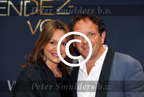 Amsterdam 1 juni 2015
Fajah Lourens met haar nieuwe vriend Gijs Scheringa.Premiere Rendez Vous in het nieuwe de la mar met oa Mark v Eeuwen Loes Haverkort Peter Paul Muller en Pierre Boulanger. Robert Leroy met zijn vrouw Sasha