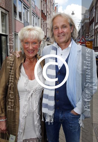 Amsterdam 8 juni 2015
Boekpresentatie Boek Danielle Oonk van t Schip in Yogacentrum Amsterdam. Ronald Jan Heijn met vriendin