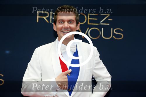 Amsterdam 1 juni 2015
Fajah Lourens met haar nieuwe vriend Gijs Scheringa.Premiere Rendez Vous in het nieuwe de la mar met oa Mark v Eeuwen Loes Haverkort Peter Paul Muller en Pierre Boulanger. Ruben Nicolai kwam met zijn manager