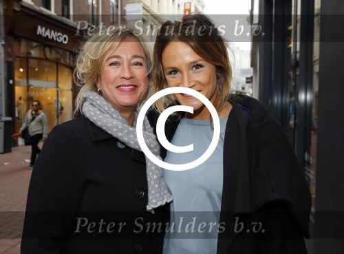 Amsterdam 6 mei 2015 
Presentatie nieuwe parfum van Cloe bij ici paris op de kalverstraat.
Saar Koningsbergen met moeder