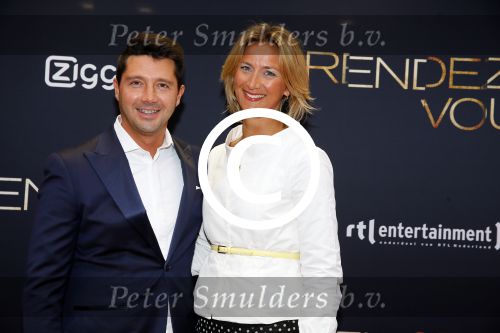 Amsterdam 1 juni 2015
Fajah Lourens met haar nieuwe vriend Gijs Scheringa.Premiere Rendez Vous in het nieuwe de la mar met oa Mark v Eeuwen Loes Haverkort Peter Paul Muller en Pierre Boulanger. Nynke Wynia en Sander Lusink
