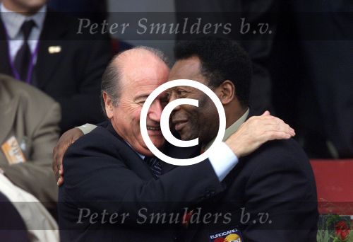 Rotterdam, 2 Juli 2000
Finale EK 2000 Frankrijk-Italie, eindstand 2-1
Pele met Fifa president Sepp Blatter