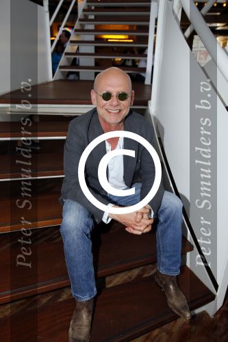 Amsterdam 11 mei 2015     
Presentaie castleden van de nieuwe stukken van Dommelgraaf en Cornelisse productions in de Meervaart. Sjoerd Pleijsier