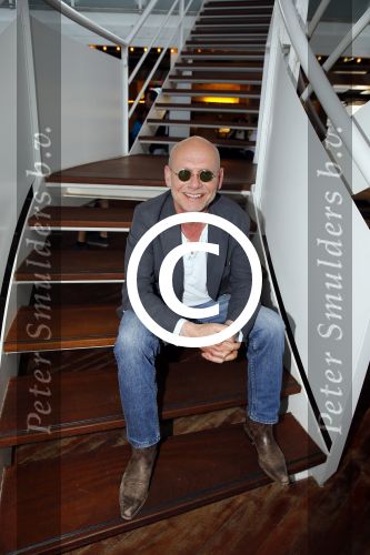 Amsterdam 11 mei 2015     
Presentaie castleden van de nieuwe stukken van Dommelgraaf en Cornelisse productions in de Meervaart. Sjoerd Pleijsier