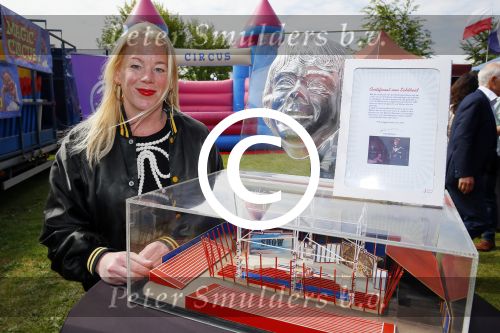 Amsterdam 21 mei 2015  
Presentatie nieuwe theaterstukken Janke Dekker Productions. (Janke Dekker en Michael v Praag)
Aanwezige castleden Erris v Ginkel Esther Lindenbergh Frans Mulder Johnny Kraaijkamp Kali v Starrenburg Suus Ruis Sandra Reemer Xander de Vledder Truus te Stelle Maaike Widdershoven en Mike Weerts