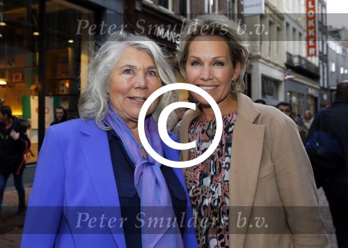Amsterdam 6 mei 2015 
Presentatie nieuwe parfum van Cloe bij ici paris op de kalverstraat.
Tanja Jess met moeder