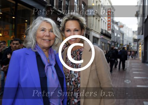 Amsterdam 6 mei 2015 
Presentatie nieuwe parfum van Cloe bij ici paris op de kalverstraat.
Tanja Jess met moeder