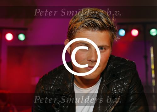 Amsterdam 8 mei 2015  
Albert Verlinde presenteert de cast van Grease met oaTim Douwsma , Vajen van den Bosch Rene v Kooten Tommie Christiaan en Mylene d\'Anjou.
De presentatie is bij de westergasfabriek.