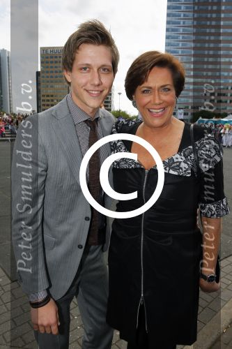 Amsterdam 30 mei 2015
Het 23e damdiner vindt weer plaats bij de HMH Heineken Music Hall.
Tineke Verburg met zoon  Tim.