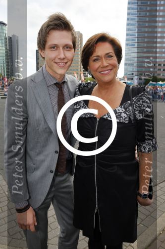 Amsterdam 30 mei 2015
Het 23e damdiner vindt weer plaats bij de HMH Heineken Music Hall.
Tineke Verburg met zoon  Tim.