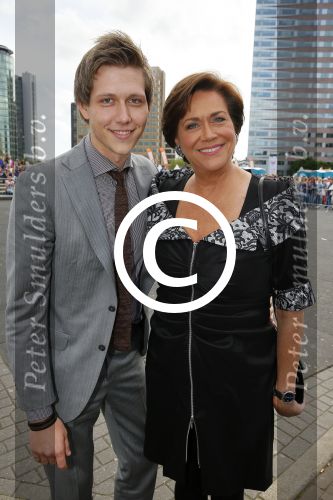 Amsterdam 30 mei 2015
Het 23e damdiner vindt weer plaats bij de HMH Heineken Music Hall.
Tineke Verburg met zoon  Tim.