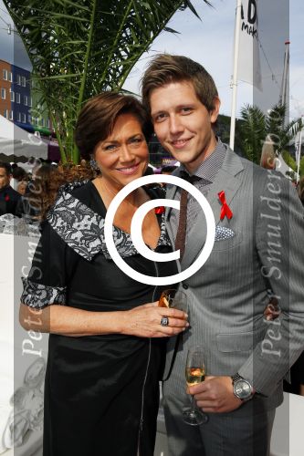 Amsterdam 30 mei 2015
Het 23e damdiner vindt weer plaats bij de HMH Heineken Music Hall.
Tineke Verburg met zoon  Tim.