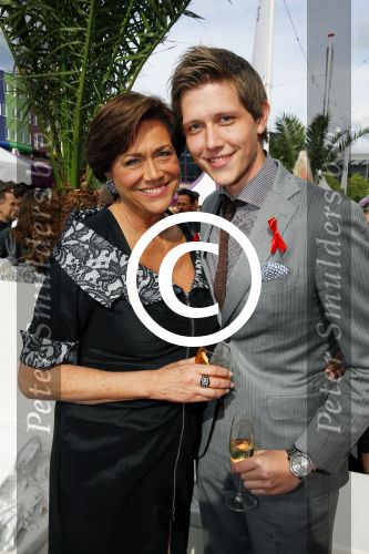 Amsterdam 30 mei 2015
Het 23e damdiner vindt weer plaats bij de HMH Heineken Music Hall.
Tineke Verburg met zoon  Tim.
