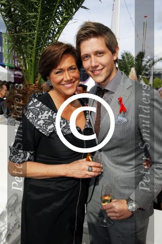 Amsterdam 30 mei 2015
Het 23e damdiner vindt weer plaats bij de HMH Heineken Music Hall.
Tineke Verburg met zoon  Tim.