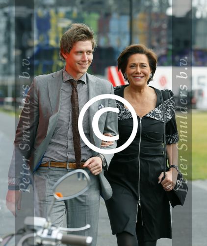 Amsterdam 30 mei 2015
Het 23e damdiner vindt weer plaats bij de HMH Heineken Music Hall.
Tineke Verburg met zoon  Tim.