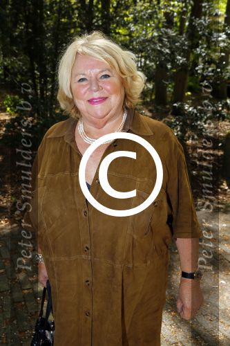 Hilversum 1 mei 2015
Boek presentatie van LUV. Marga Scheide en Jose Hoebee zijn aanwezig in de wisseloord studio\'s.
Peter Boonstra is de maker van het boek.