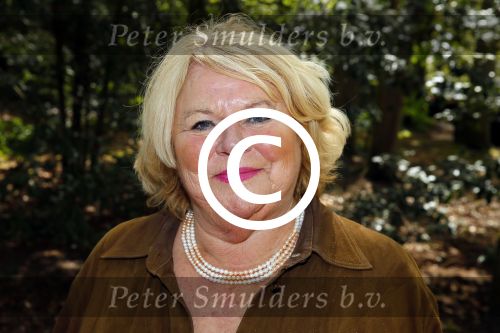 Hilversum 1 mei 2015
Boek presentatie van LUV. Marga Scheide en Jose Hoebee zijn aanwezig in de wisseloord studio\'s.
Peter Boonstra is de maker van het boek.
