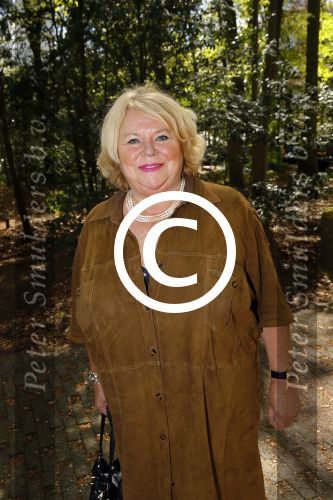 Hilversum 1 mei 2015
Boek presentatie van LUV. Marga Scheide en Jose Hoebee zijn aanwezig in de wisseloord studio\'s.
Peter Boonstra is de maker van het boek.