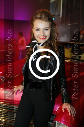 Amsterdam 8 mei 2015  
Albert Verlinde presenteert de cast van Grease met oaTim Douwsma , Vajen van den Bosch Rene v Kooten Tommie Christiaan en Mylene d\'Anjou.
De presentatie is bij de westergasfabriek.