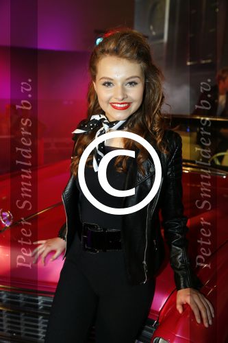 Amsterdam 8 mei 2015  
Albert Verlinde presenteert de cast van Grease met oaTim Douwsma , Vajen van den Bosch Rene v Kooten Tommie Christiaan en Mylene d\'Anjou.
De presentatie is bij de westergasfabriek.