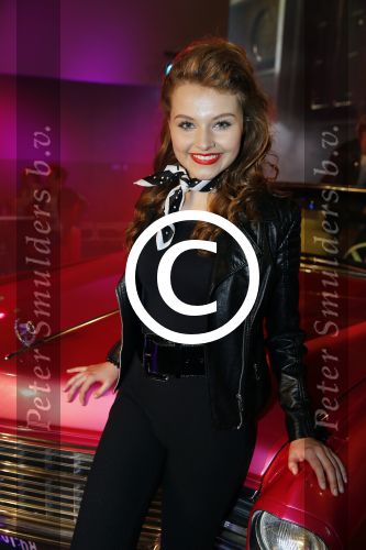 Amsterdam 8 mei 2015  
Albert Verlinde presenteert de cast van Grease met oaTim Douwsma , Vajen van den Bosch Rene v Kooten Tommie Christiaan en Mylene d\'Anjou.
De presentatie is bij de westergasfabriek.