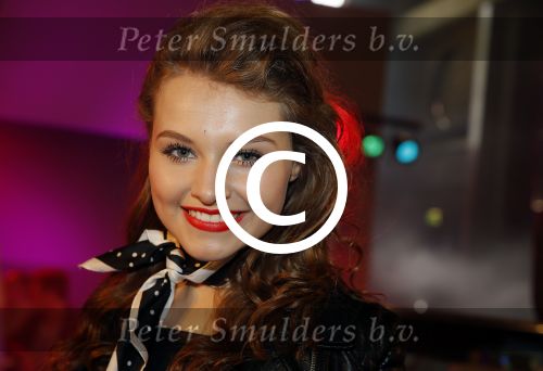 Amsterdam 8 mei 2015  
Albert Verlinde presenteert de cast van Grease met oaTim Douwsma , Vajen van den Bosch Rene v Kooten Tommie Christiaan en Mylene d\'Anjou.
De presentatie is bij de westergasfabriek.