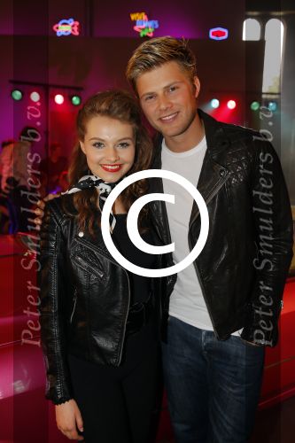 Amsterdam 8 mei 2015  
Albert Verlinde presenteert de cast van Grease met oaTim Douwsma , Vajen van den Bosch Rene v Kooten Tommie Christiaan en Mylene d\'Anjou.
De presentatie is bij de westergasfabriek.