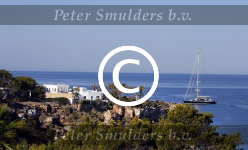 Ibiza 7 juni 2015
De laatste loodjes bij de verbouwing van het huis/villa van Yolanthe Sneijder Cabau en Wesley Sneijder op ibiza
