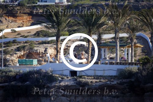 Ibiza 7 juni 2015
De laatste loodjes bij de verbouwing van het huis/villa van Yolanthe Sneijder Cabau en Wesley Sneijder op ibiza