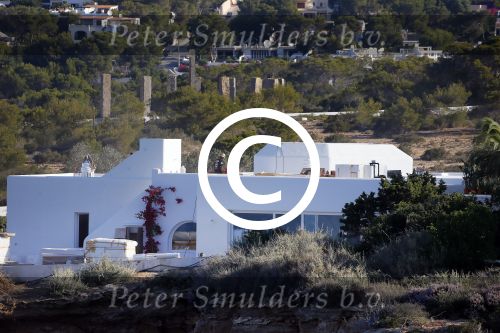 Ibiza 7 juni 2015
De laatste loodjes bij de verbouwing van het huis/villa van Yolanthe Sneijder Cabau en Wesley Sneijder op ibiza