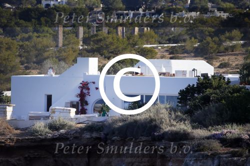 Ibiza 7 juni 2015
De laatste loodjes bij de verbouwing van het huis/villa van Yolanthe Sneijder Cabau en Wesley Sneijder op ibiza