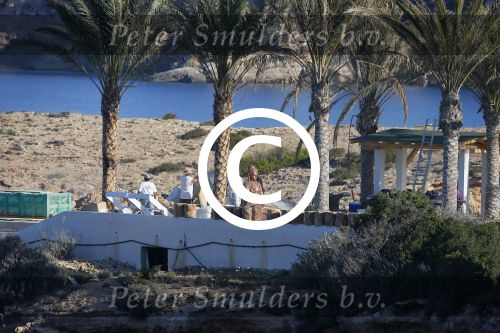 Ibiza 7 juni 2015
De laatste loodjes bij de verbouwing van het huis/villa van Yolanthe Sneijder Cabau en Wesley Sneijder op ibiza