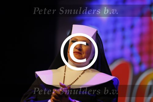 Amsterdam 11 mei 2015     
Presentaie castleden van de nieuwe stukken van Dommelgraaf en Cornelisse productions in de Meervaart.