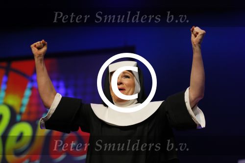 Amsterdam 11 mei 2015     
Presentaie castleden van de nieuwe stukken van Dommelgraaf en Cornelisse productions in de Meervaart.