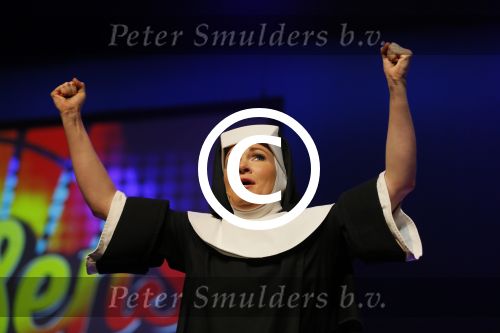 Amsterdam 11 mei 2015     
Presentaie castleden van de nieuwe stukken van Dommelgraaf en Cornelisse productions in de Meervaart.