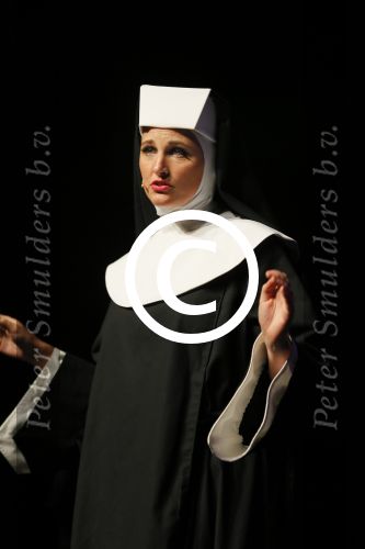 Amsterdam 11 mei 2015     
Presentaie castleden van de nieuwe stukken van Dommelgraaf en Cornelisse productions in de Meervaart.