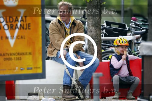 Amsterdam 25 mei 2015
Willem Lust met zijn dochtertje in Amsterdam zuid.