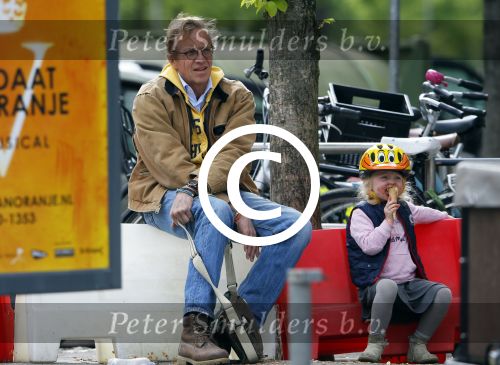 Amsterdam 25 mei 2015
Willem Lust met zijn dochtertje in Amsterdam zuid.