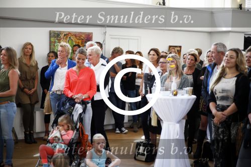 Amsterdam 8 juni 2015
Boekpresentatie Boek Danielle Oonk van t Schip in Yogacentrum Amsterdam. Wim Kieft met vriendin