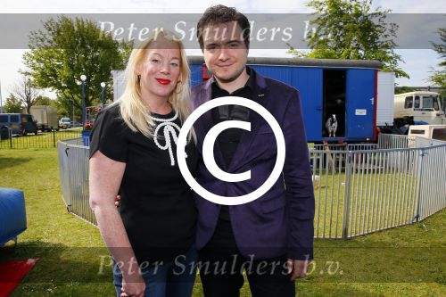 Amsterdam 21 mei 2015  
Presentatie nieuwe theaterstukken Janke Dekker Productions. (Janke Dekker en Michael v Praag)
Aanwezige castleden Erris v Ginkel Esther Lindenbergh Frans Mulder Johnny Kraaijkamp Kali v Starrenburg Suus Ruis Sandra Reemer Xander de Vledder Truus te Stelle Maaike Widdershoven en Mike Weerts
