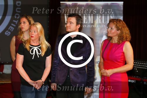 Amsterdam 21 mei 2015  
Presentatie nieuwe theaterstukken Janke Dekker Productions. (Janke Dekker en Michael v Praag)
Aanwezige castleden Erris v Ginkel Esther Lindenbergh Frans Mulder Johnny Kraaijkamp Kali v Starrenburg Suus Ruis Sandra Reemer Xander de Vledder Truus te Stelle Maaike Widdershoven en Mike Weerts