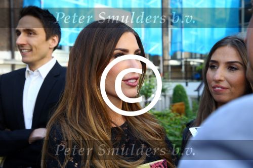 Amsterdam, 4 Juni 2015
Uitreiking boek Xelly Cabau v Kasbergen door haar huus Yolanthe Sneijder Cabau.