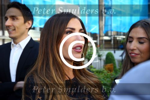Amsterdam, 4 Juni 2015
Uitreiking boek Xelly Cabau v Kasbergen door haar huus Yolanthe Sneijder Cabau.