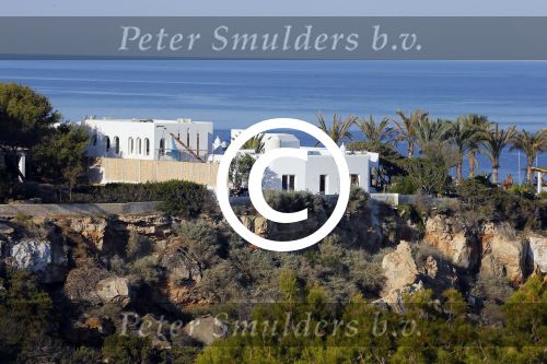 Ibiza 7 juni 2015
De laatste loodjes bij de verbouwing van het huis/villa van Yolanthe Sneijder Cabau en Wesley Sneijder op ibiza