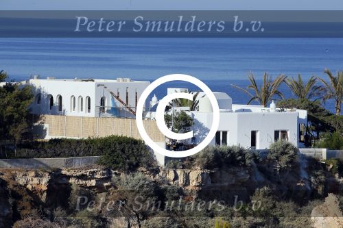Ibiza 7 juni 2015
De laatste loodjes bij de verbouwing van het huis/villa van Yolanthe Sneijder Cabau en Wesley Sneijder op ibiza
